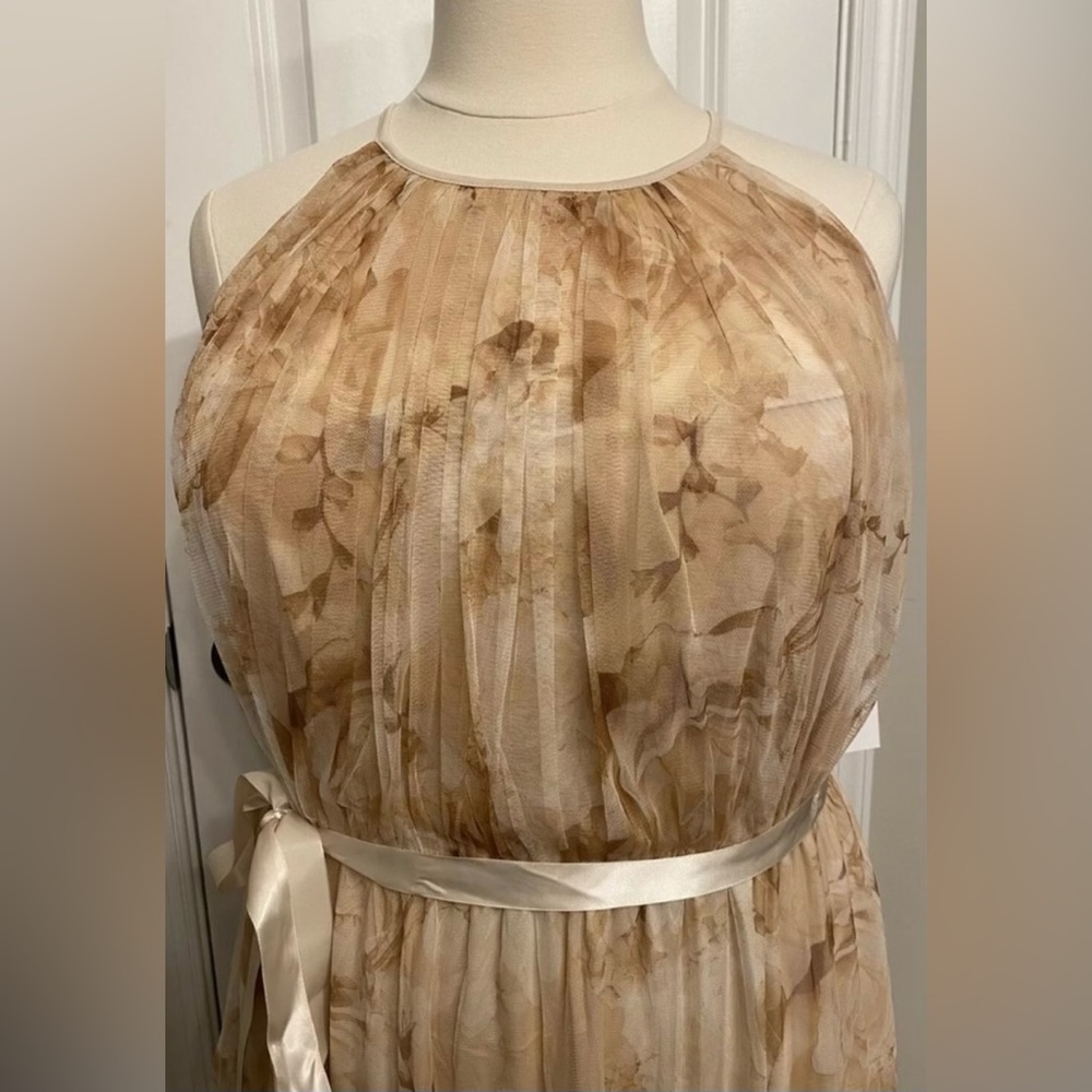 3x Plus Dress 🤍 - Picture 3 of 5
